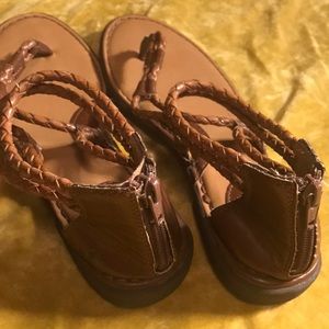 BOC Born leather sandal size 6